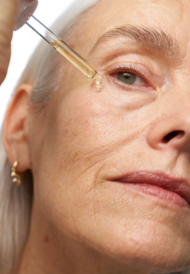 ¿Qué es el retinol y para qué sirve? Beneficios, cómo usarlo y errores que debes evitar