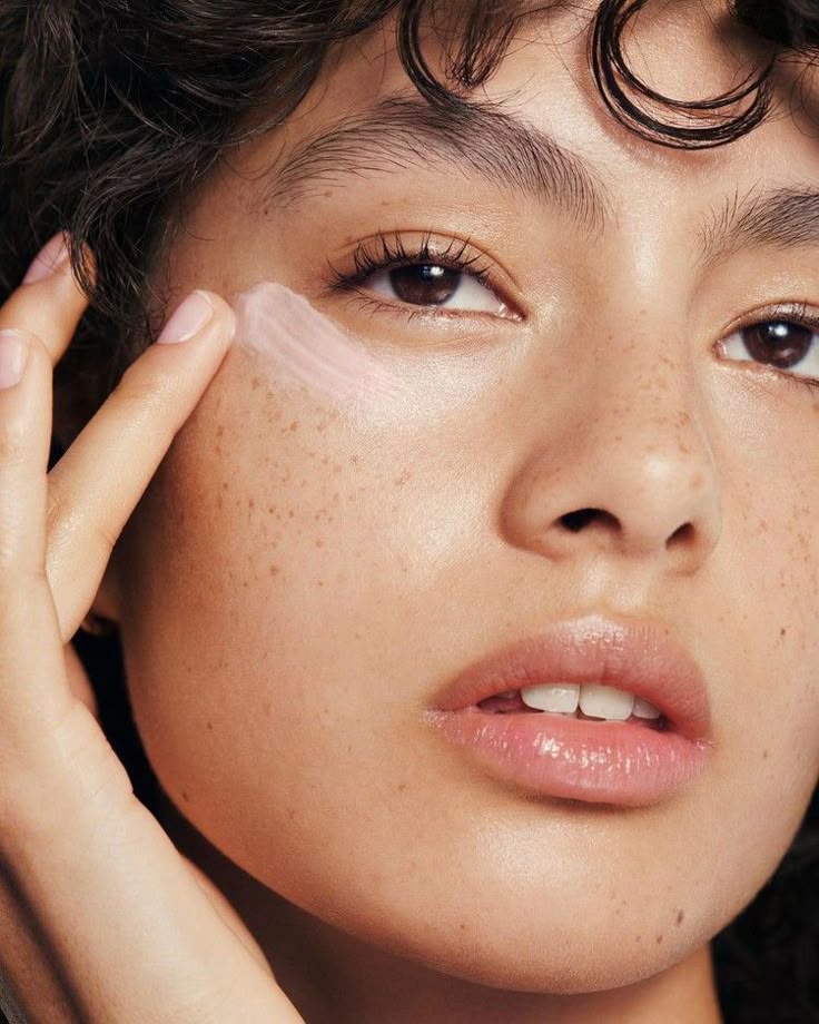 This_Supermodel_Favorite_Eye_Cream_Is_The_Reason_Why_I_No_Longer_Need_Concealer_The_Zoe_Report.jpg