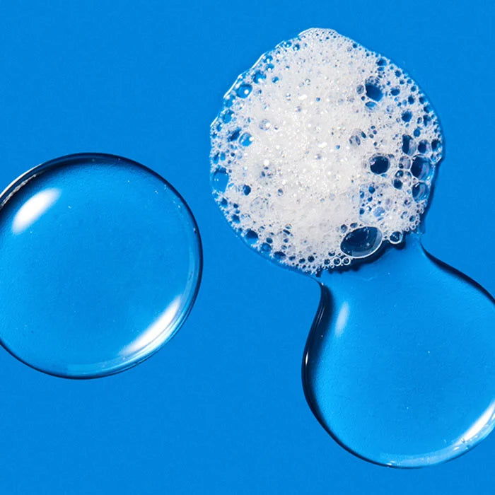 hydrating-foaming-oil-cleanser-texture-lg.webp